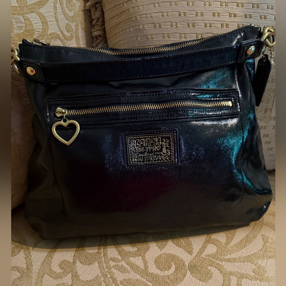 Coach Poppy Daisy Liquid Gloss Hobo Bag Black Patent Leather with 2 Hangtags